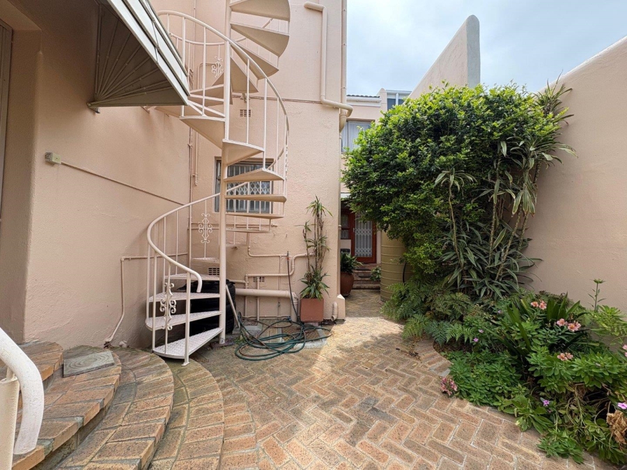 4 Bedroom Property for Sale in Bantry Bay Western Cape